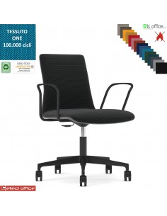 SORI Poltroncina girevole sedile schienale imbottiti braccioli base neri ruote alzata a gas rivestimento tessuto ONE class 1 IM